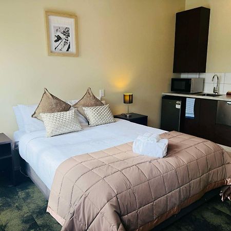 The Post Hotel โพริรัว ภายนอก รูปภาพ