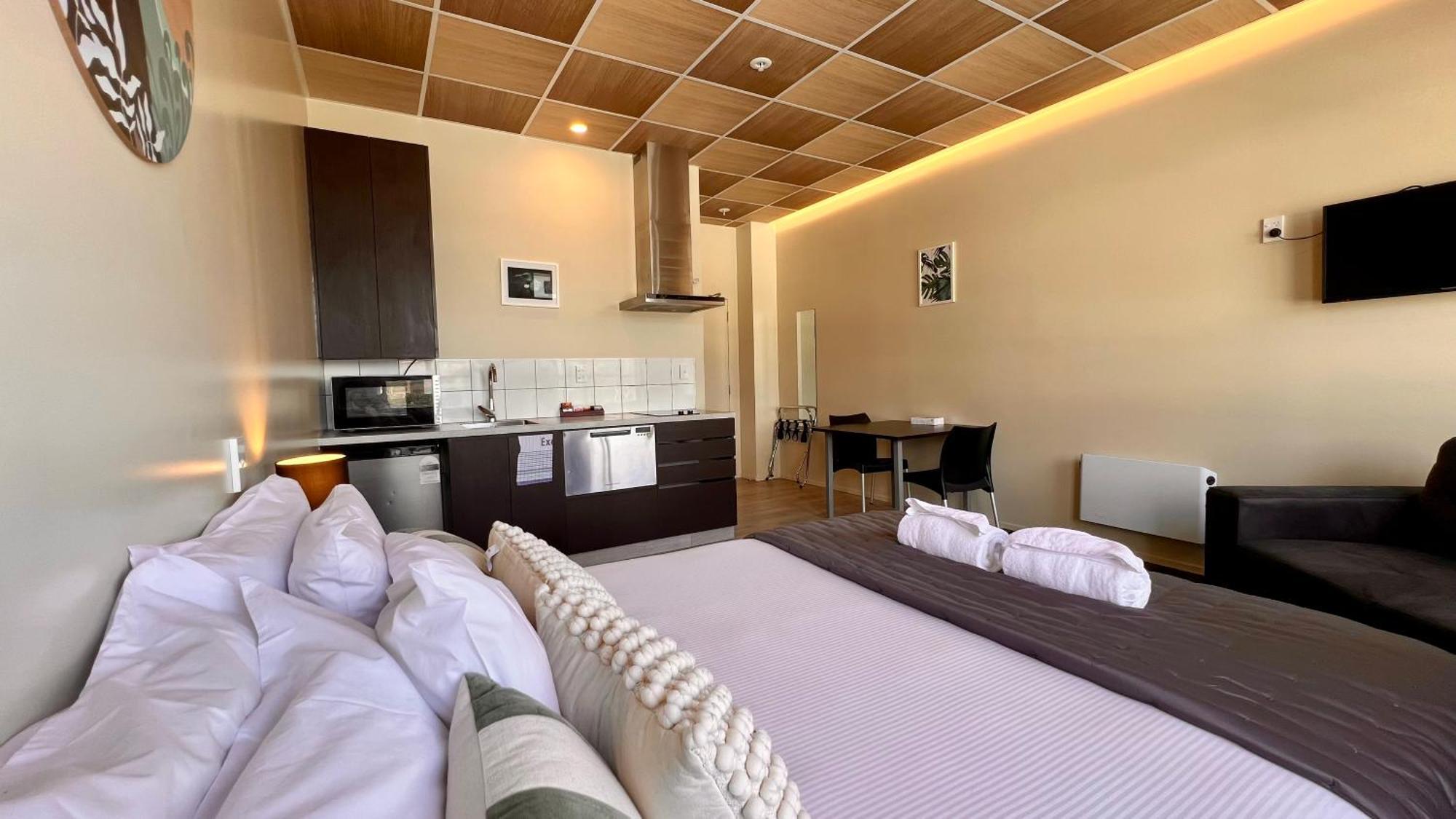 The Post Hotel โพริรัว ภายนอก รูปภาพ